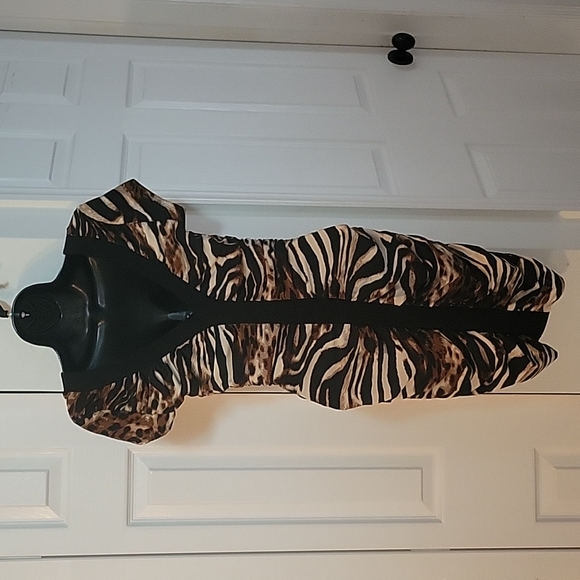 LOVE - Feline print - stretchy form fitting dress - Picture 2 of 6